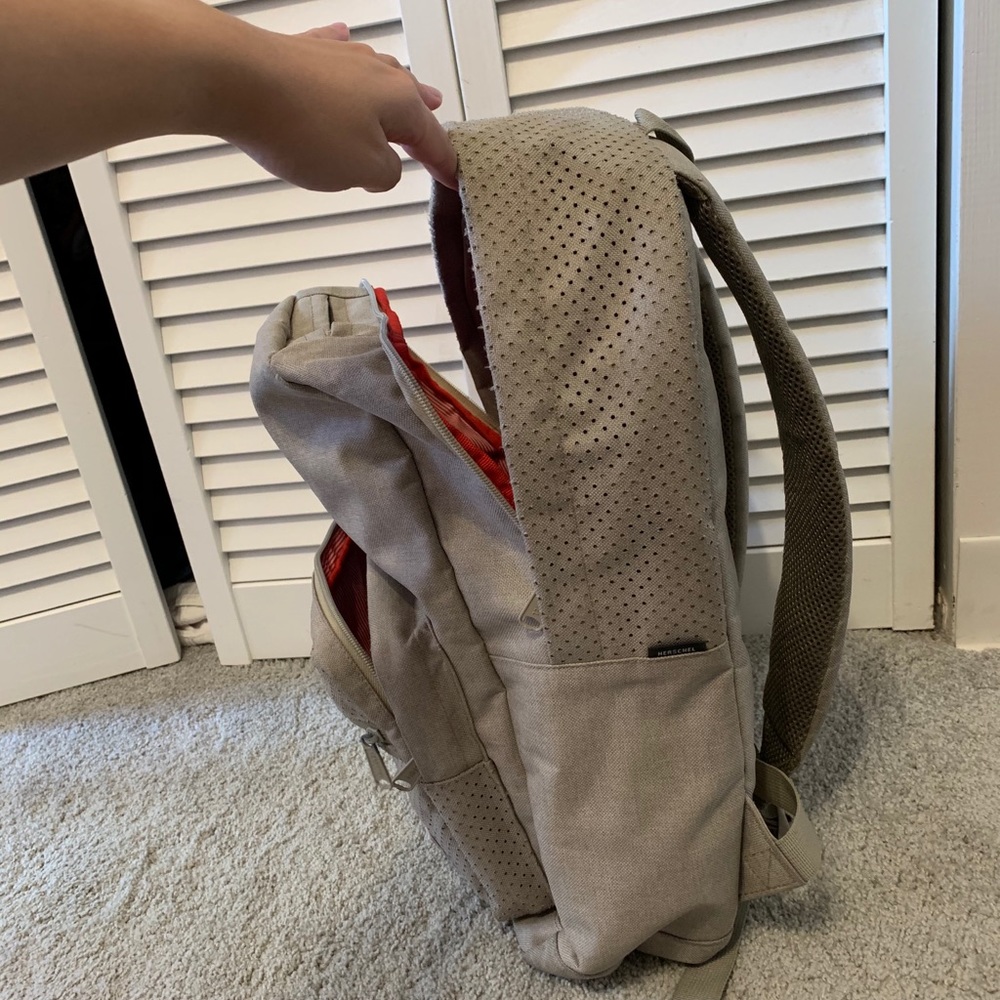 Herschel Backpack - Picture 9 of 9